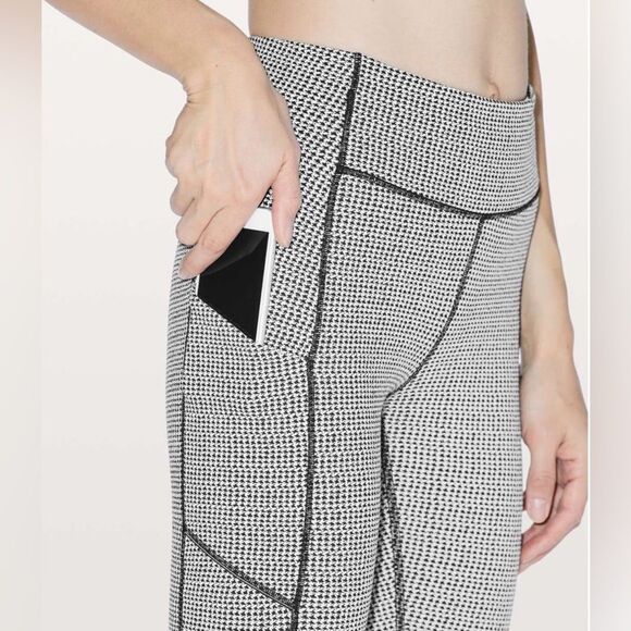 Lululemon Speed Up Tight “Full- On Luxtreme 28” - Picture 5 of 10